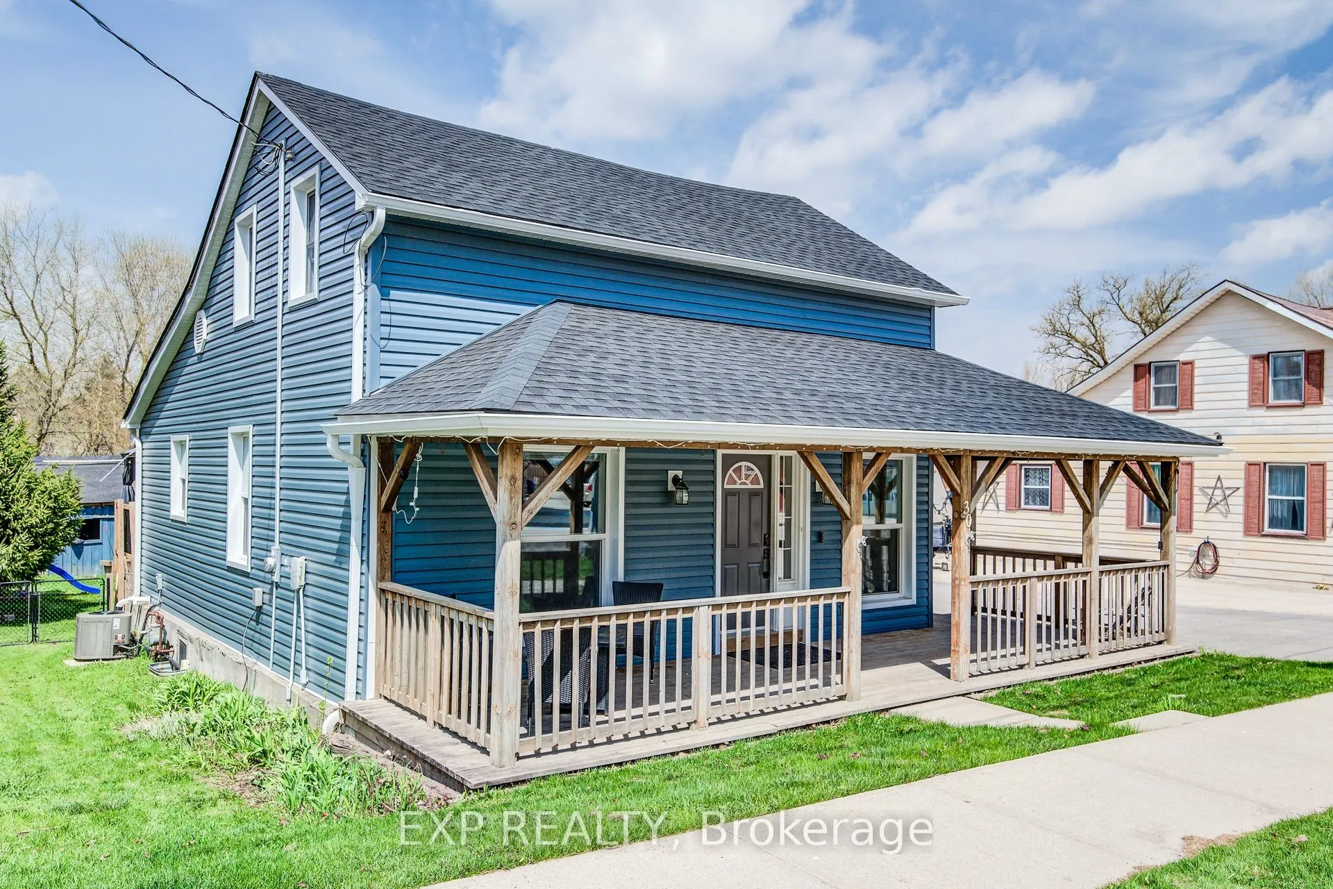 30 Wellington Street, Mapleton, ON N0G 1P0
