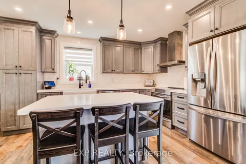 30 Wellington Street, Mapleton, ON N0G 1P0