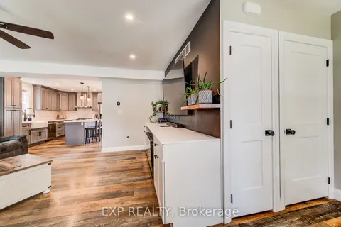 30 Wellington Street, Mapleton, ON N0G 1P0