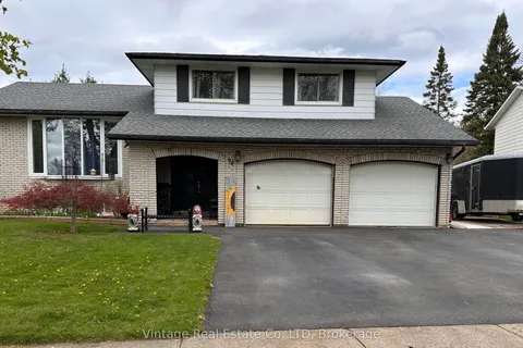 94 Rolling Acres Drive, Welland, ON L3C 3N7