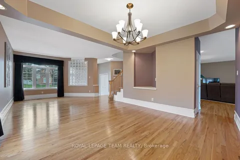 37 Loyal Hill Crescent, Kanata, ON K2M 2C8