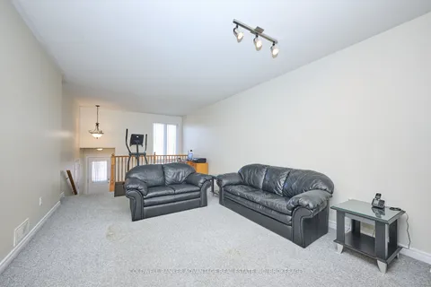 173 Autumn Crescent, Welland, ON L3C 7K2