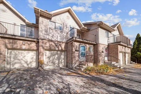 73 Carillon Street, Vanier and Kingsview Park, ON K1L 5Y6