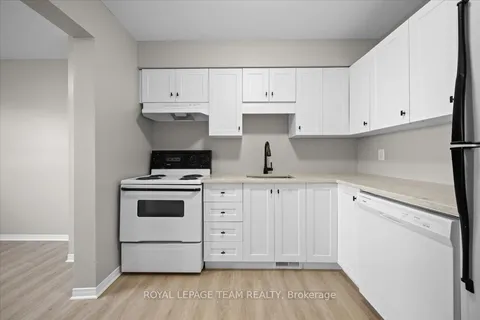 73 Carillon Street, Vanier and Kingsview Park, ON K1L 5Y6