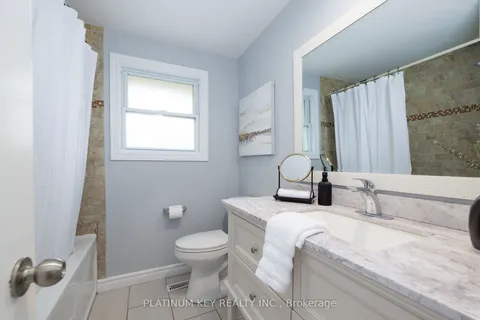 404 Crawford Street, London South, ON N6C 3B3