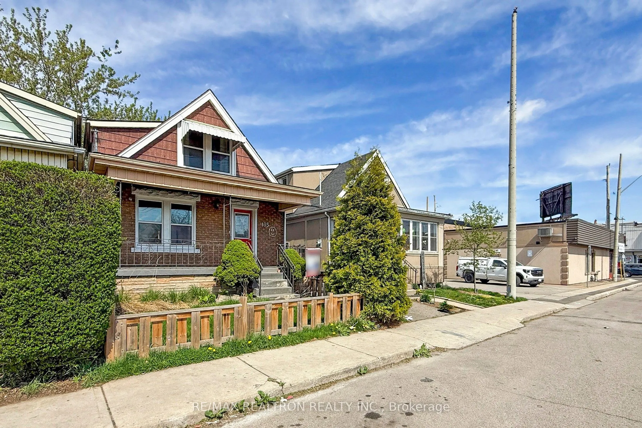 135 Birch Avenue, Hamilton, ON L8L 6H8