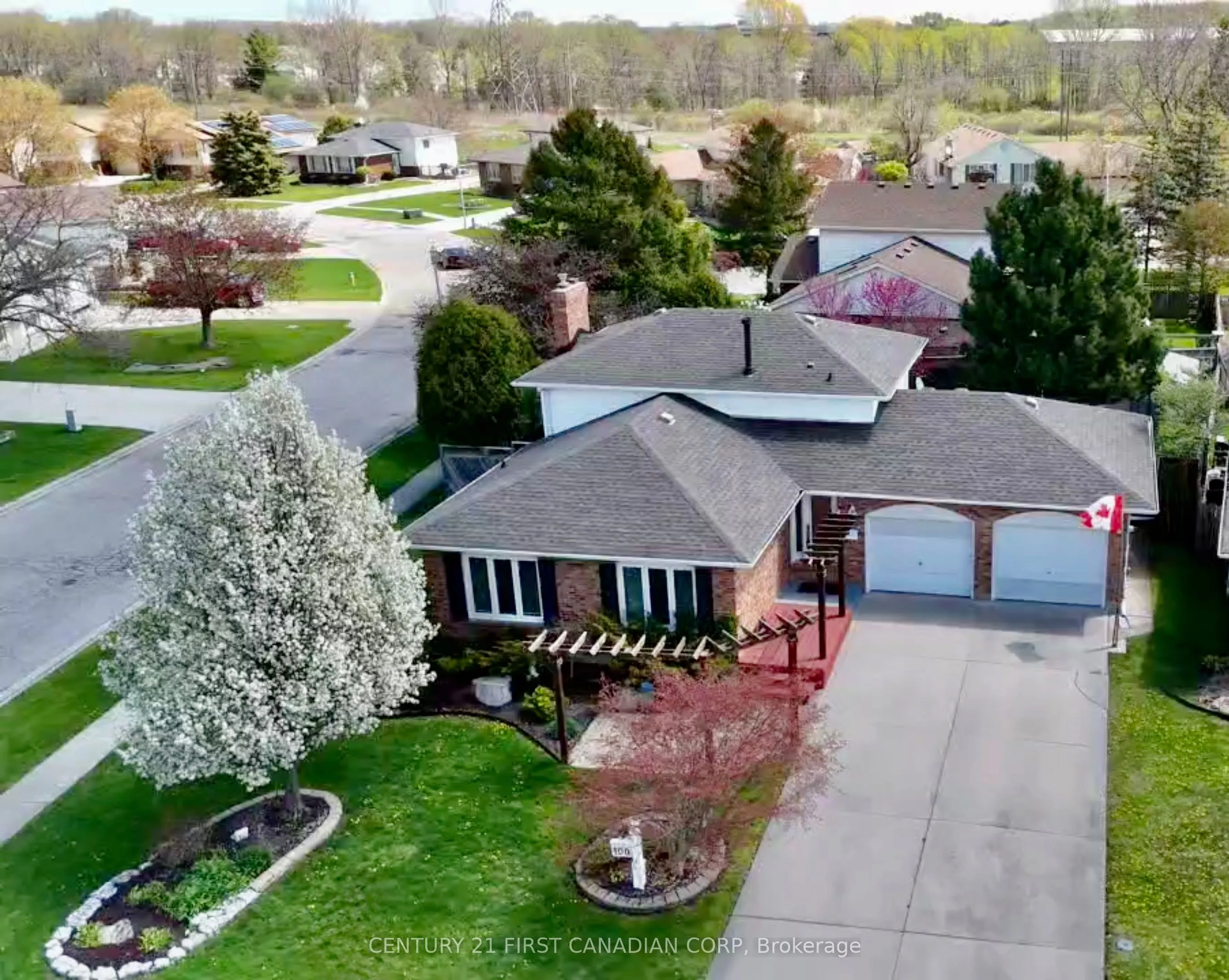 100 Hastings Crescent, Sarnia, ON N7S 5K5