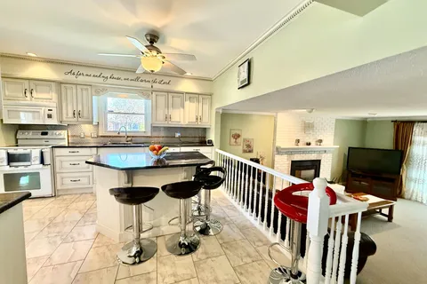 100 Hastings Crescent, Sarnia, ON N7S 5K5