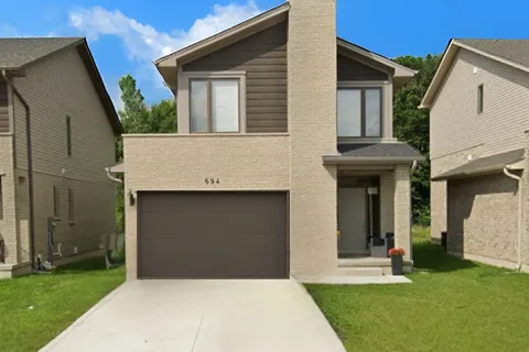 694 Chelton Road, London South, ON N6M 0H8
