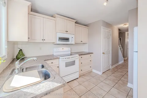 25 Upper Canada Drive, Kitchener, ON N2P 1G2