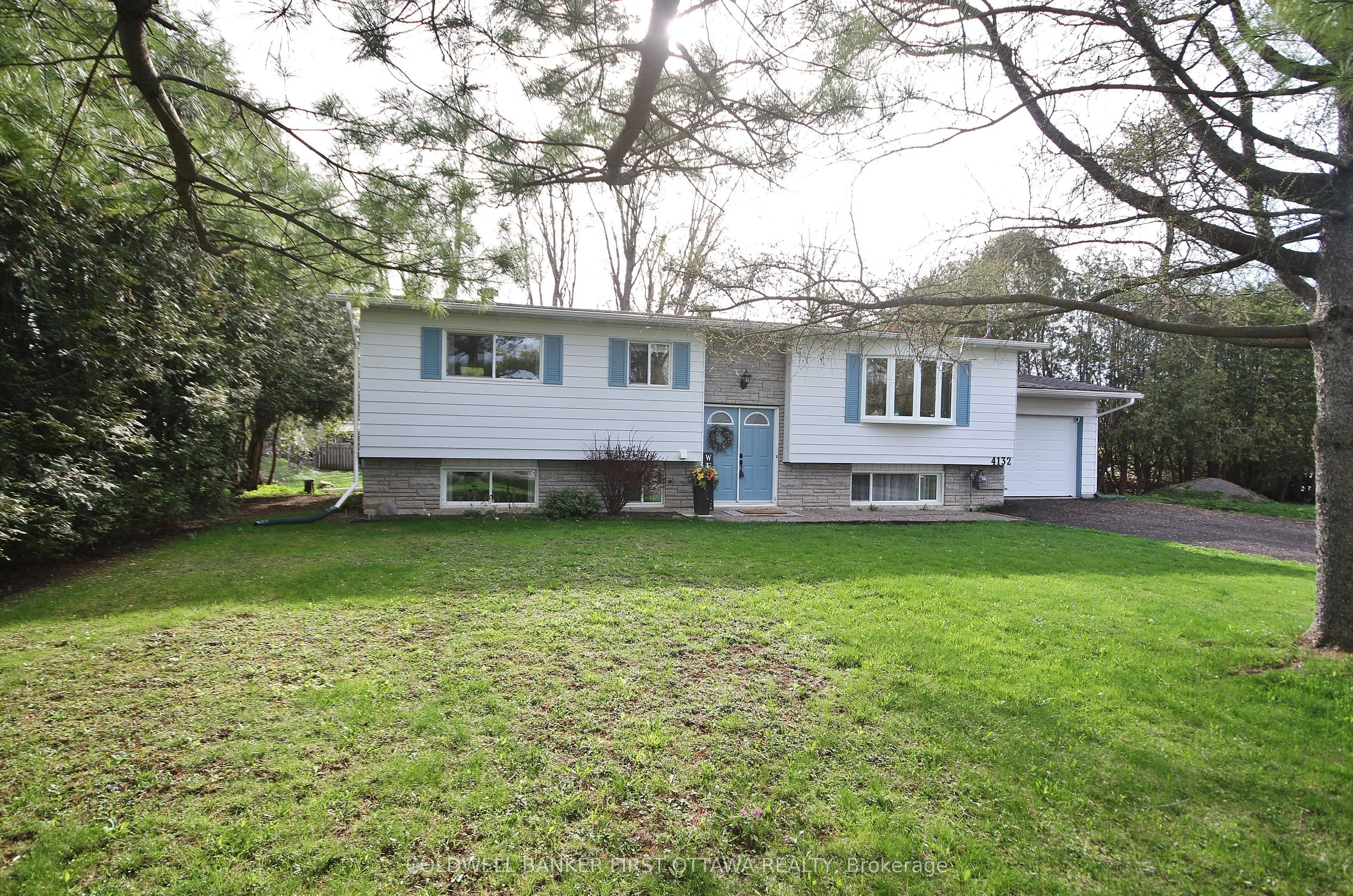 4132 Broadway Street, Greely - Metcalfe - Osgoode - Vernon and Area, ON K0A 3J0