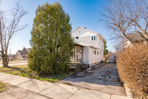 920 Lawson Street, North Bay, ON P1B 3T5