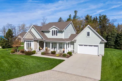 34734 Bayfield Road, Bluewater, ON N0M 1G0
