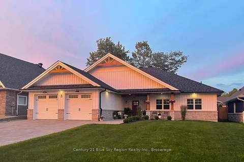 8 Chateau Ridge, North Bay, ON P1C 0B9