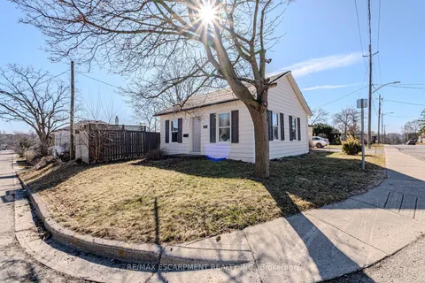 37 Queen Street, Brant, ON N3L 1C5
