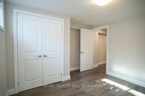 11 Hillcrest Avenue, Brantford, ON N3T 2C8