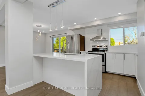81 Canter Boulevard, ON K2G 2M4