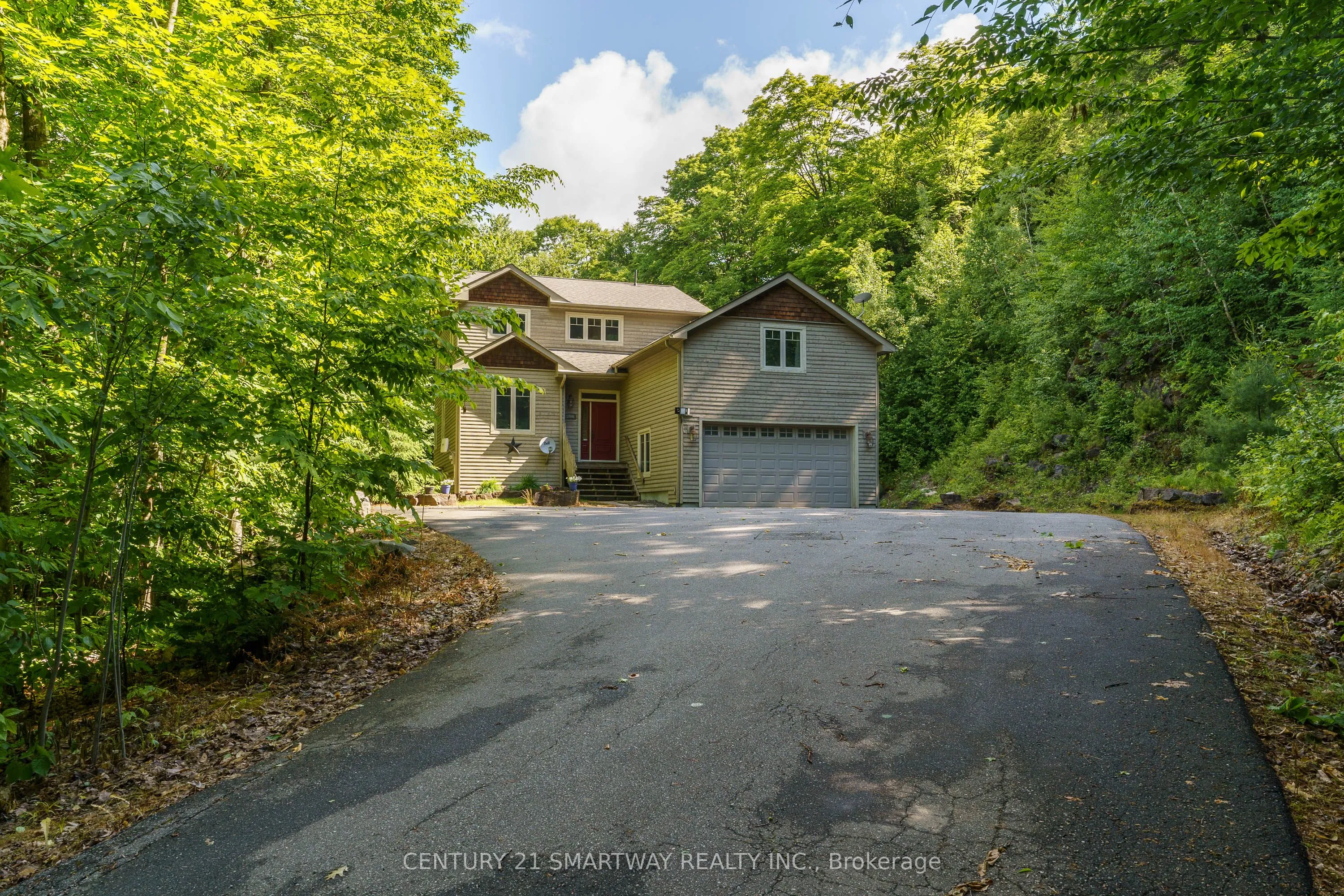 1066 Tally-Ho Winter Park Road, Lake of Bays, ON P1H 2J6