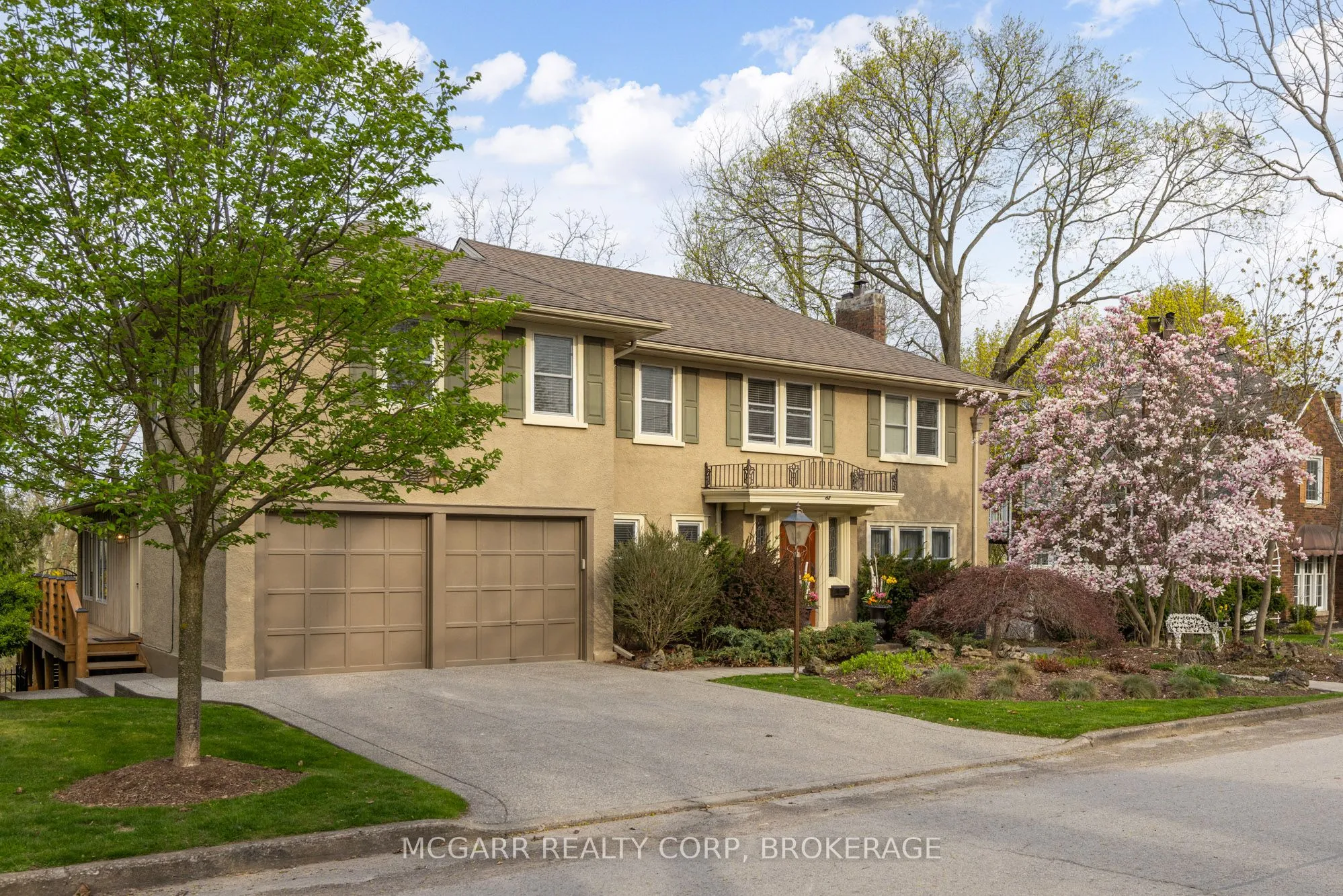 62 Hillcrest Avenue, St. Catharines, ON L2R 4Y1