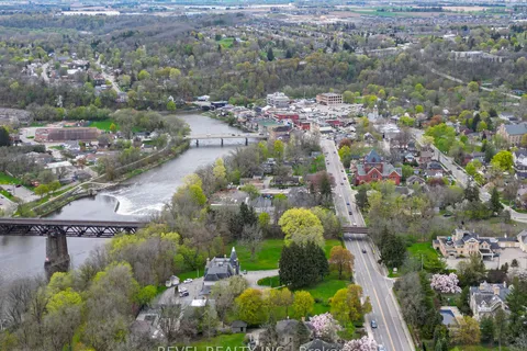 215 Grand River Street, Brant, ON N3L 2N4