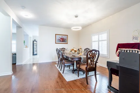 16 Edgehill Drive, Hamilton, ON L9B 0B1