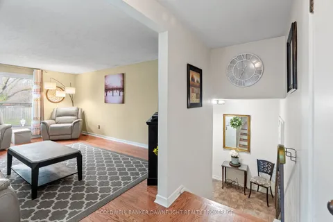 8 Yardley Wood Road, London North, ON N6G 2H8