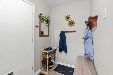 8 Yardley Wood Road, London North, ON N6G 2H8
