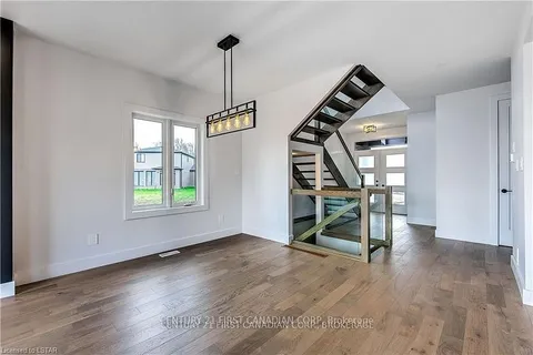 249 HESSELMAN Crescent, ON N6M 0K3