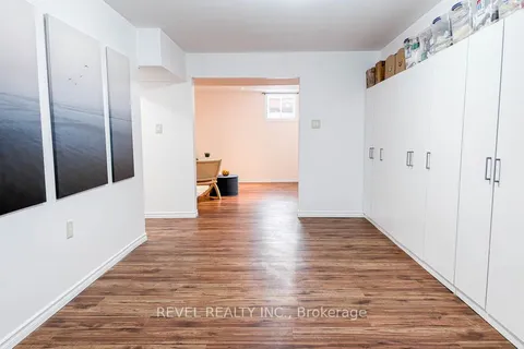230 Thomas Avenue, Brantford, ON N3S 0E1