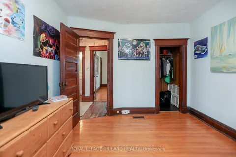 16 Maple Street, St. Thomas, ON N5R 1Y9