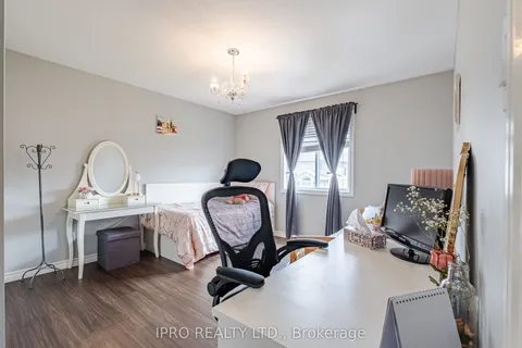 2000 Rollingacres Drive, London North, ON N5X 0H1