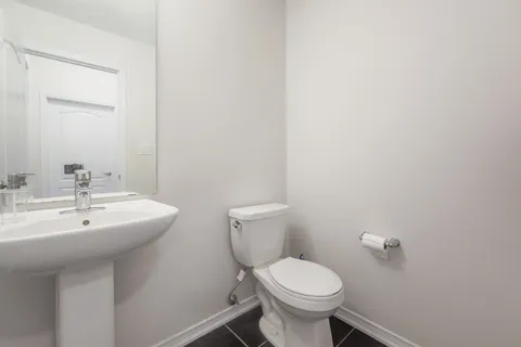 48 Esther Crescent, Thorold, ON L3B 2W9