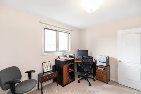 308 Acadia Drive, Hamilton, ON L8W 3L1