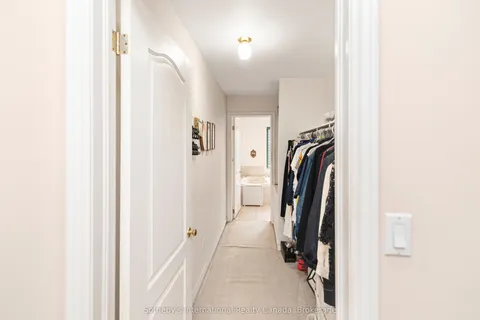 308 Acadia Drive, Hamilton, ON L8W 3L1