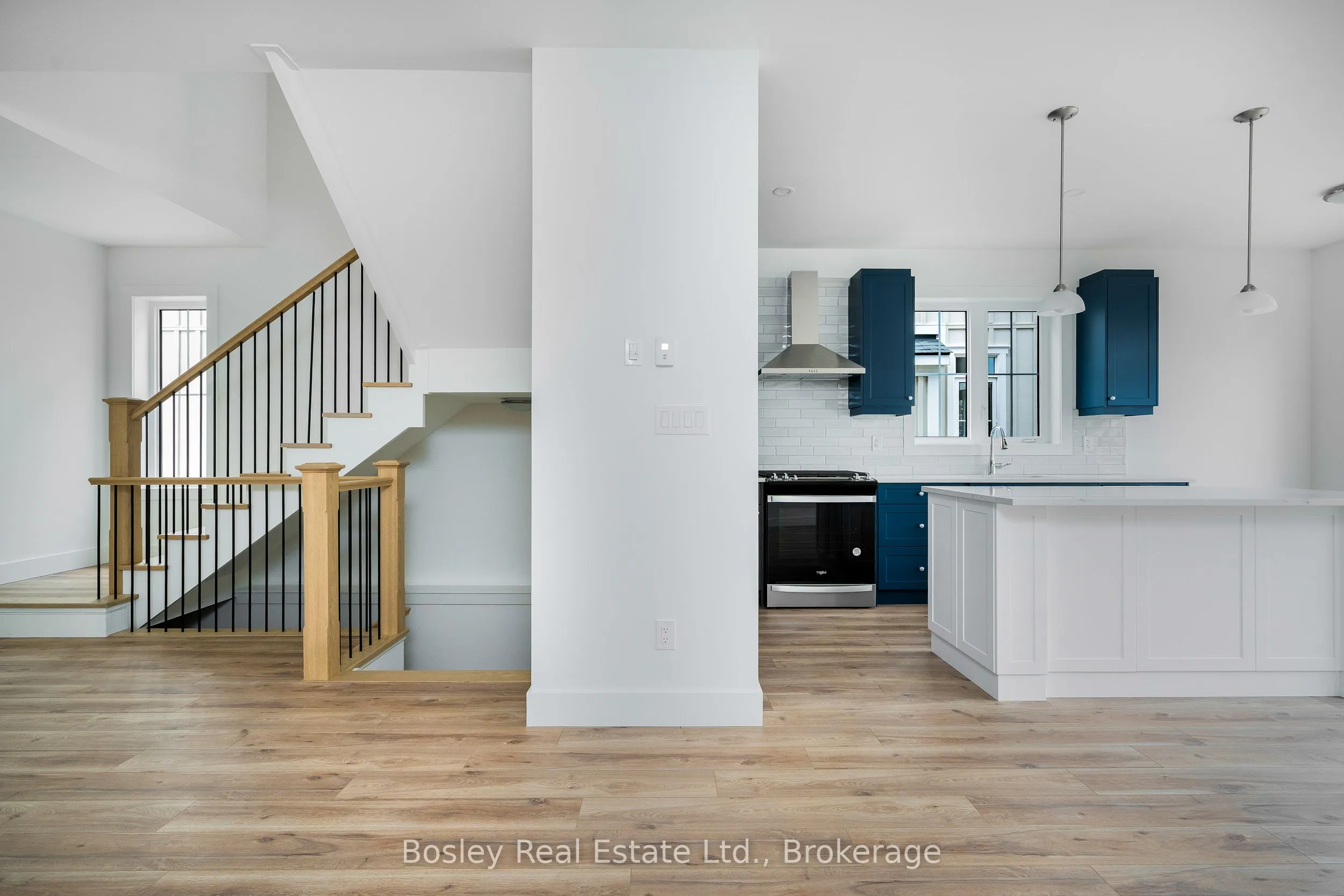 132 WHITE OAK Crescent, Blue Mountains, ON L9Y 0Z3