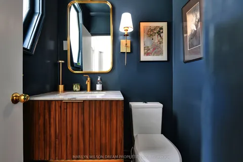 275 Mariposa Avenue, ON K1M 0T4