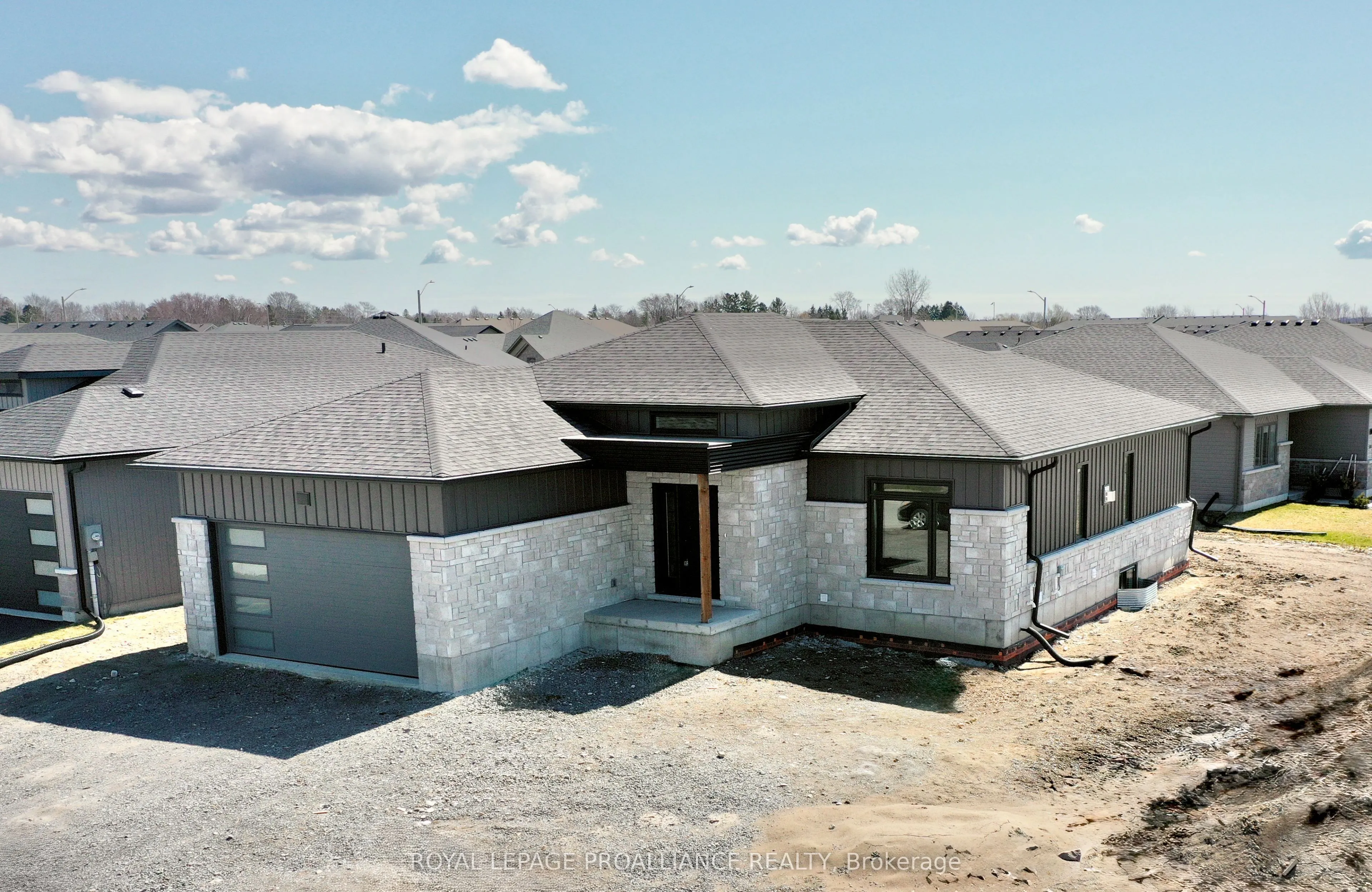 60 Hastings Park Drive, Belleville, ON K8P 0H7