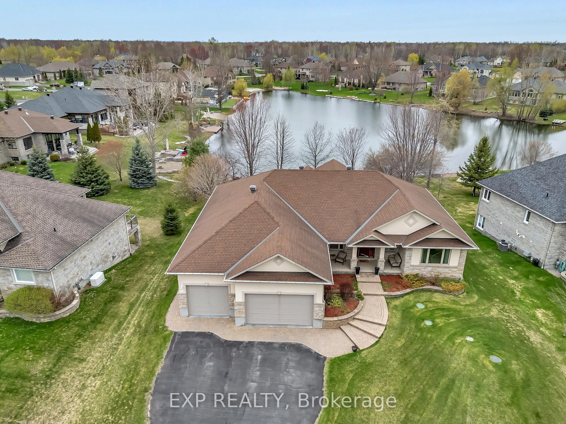 6703 Suncrest Drive, Greely - Metcalfe - Osgoode - Vernon and Area, ON K4P 0B4