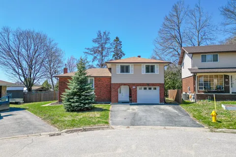 24 Riddle Court, North Bay, ON P1B 8S6