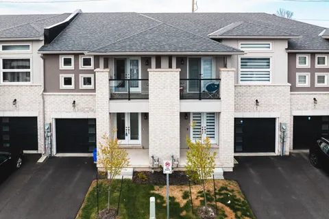 13 Mann Trail, Welland, ON L3C 0K2