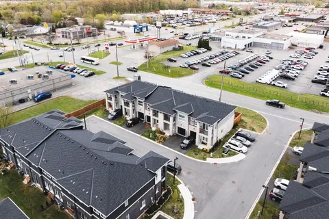 13 Mann Trail, Welland, ON L3C 0K2