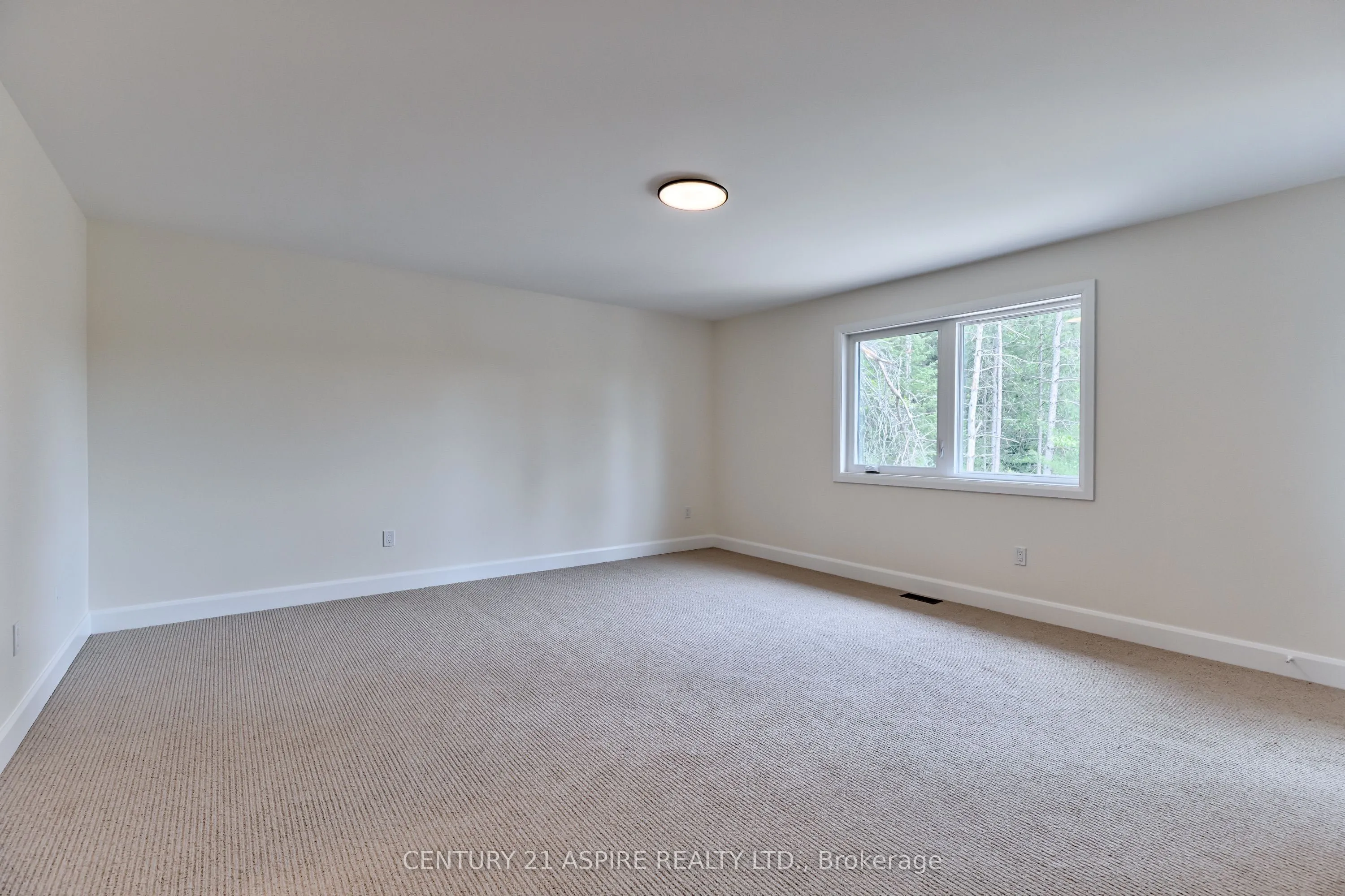 94D Frontenac Crescent, ON K0J 1P0