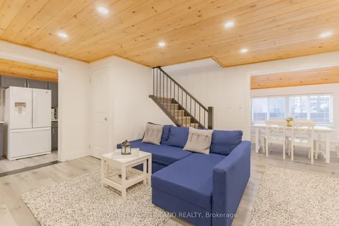 12 Woodward Avenue, Lambton Shores, ON N0M 1T0