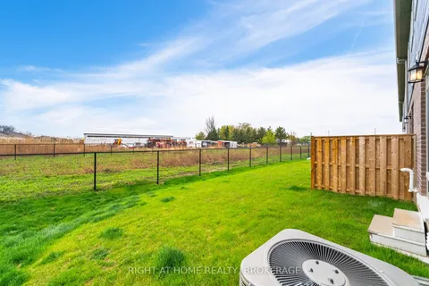 30 Zoe Lane, Hamilton, ON L0R 1C0
