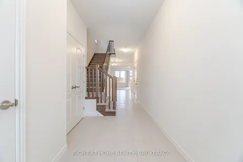 30 Zoe Lane, Hamilton, ON L0R 1C0