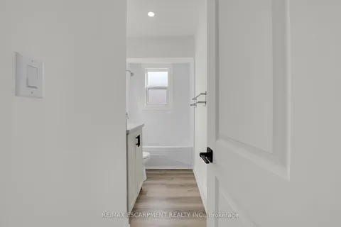 178 East 34th Street, Hamilton, ON L8V 3W6