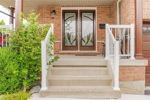 217 Thomas Avenue, Brantford, ON N3S 0E2