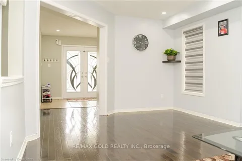 217 Thomas Avenue, Brantford, ON N3S 0E2
