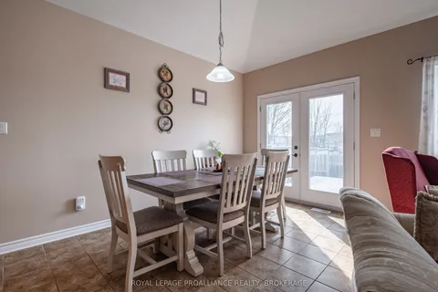 226 Rose Abbey Drive, Kingston, ON K7K 0A2