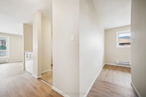 15 Isabel Street, Belleville, ON K8P 3N4